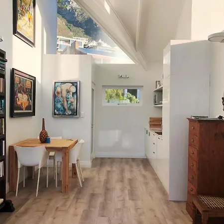 Bright Camps Bay Loft With Stunning Views And Shared Pool Apartamento Cidade Do Cabo Exterior foto
