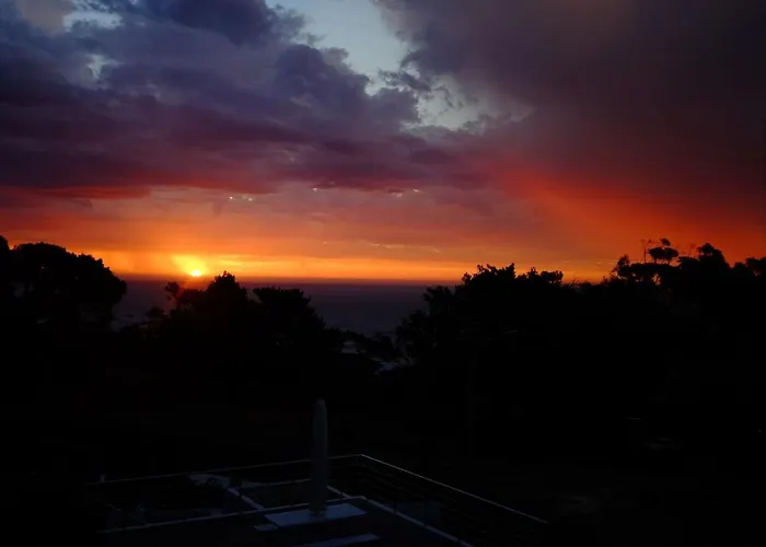Bright Camps Bay Loft With Stunning Views And Shared Pool